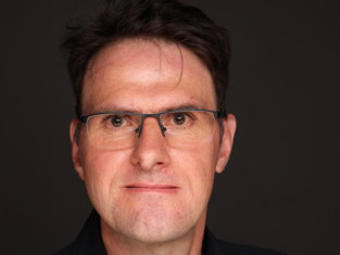 Dr. Stefan Hartmann